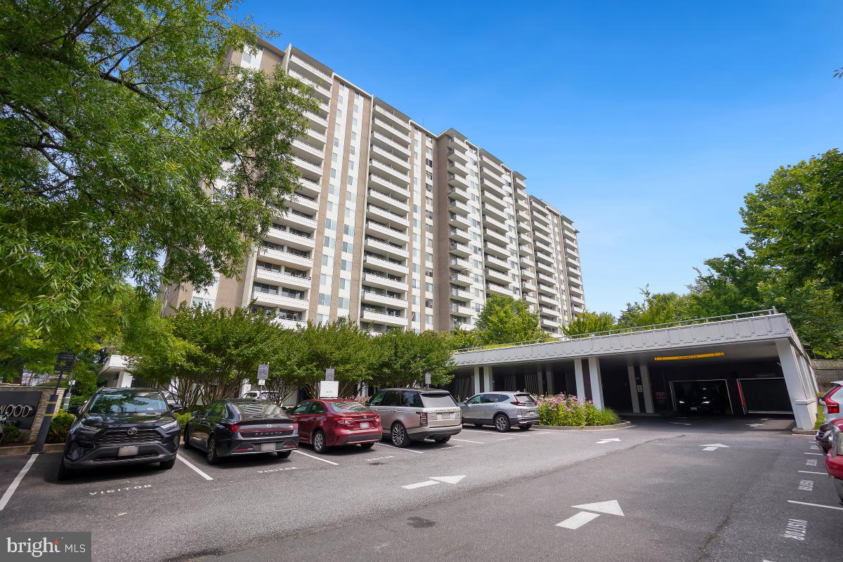 THE KENWOOD - Residential Lease