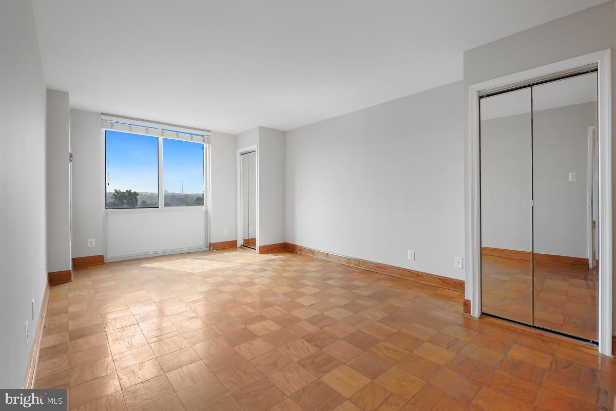 THE KENWOOD - Residential Lease