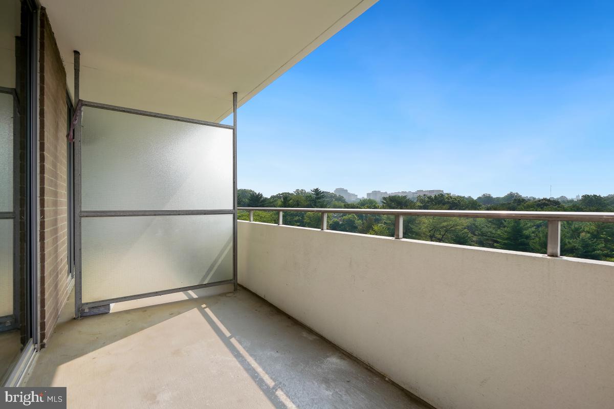 THE KENWOOD - Residential Lease