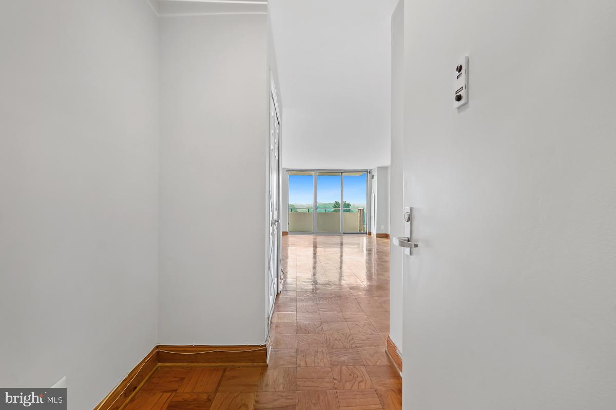 THE KENWOOD - Residential Lease