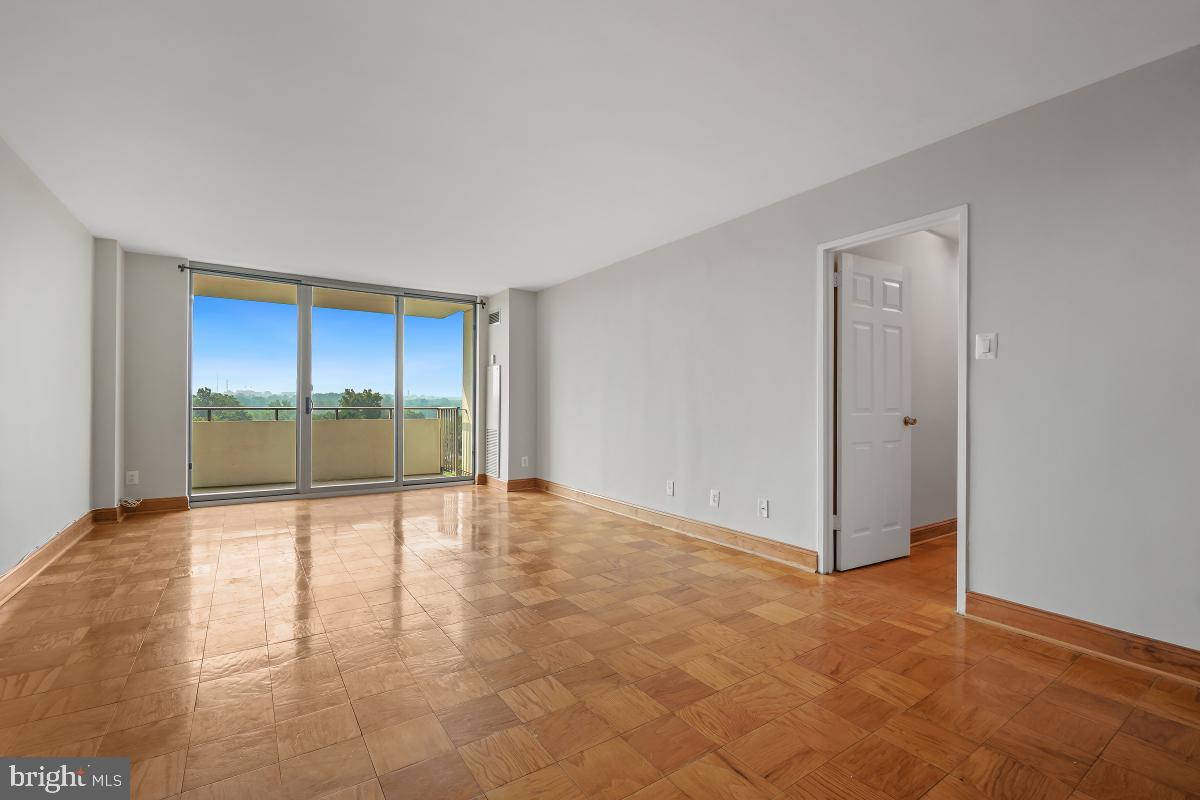 THE KENWOOD - Residential Lease