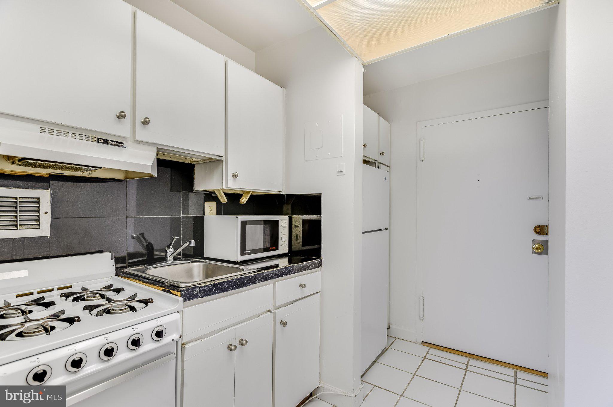 1011 ARLINGTON BOULEVARD 928