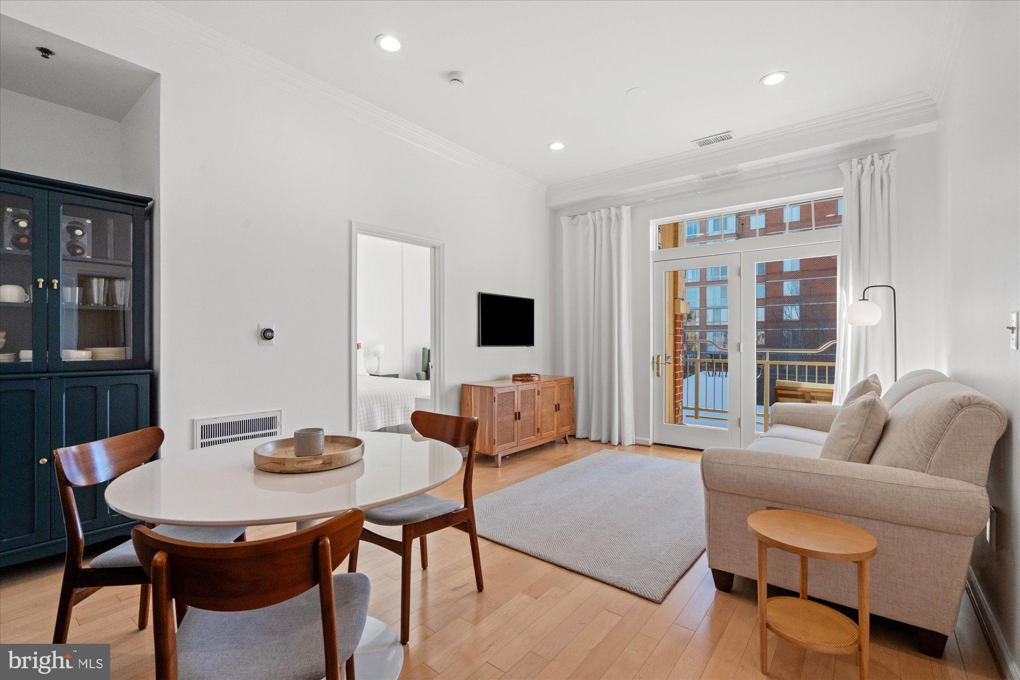 309 HOLLAND LANE 311