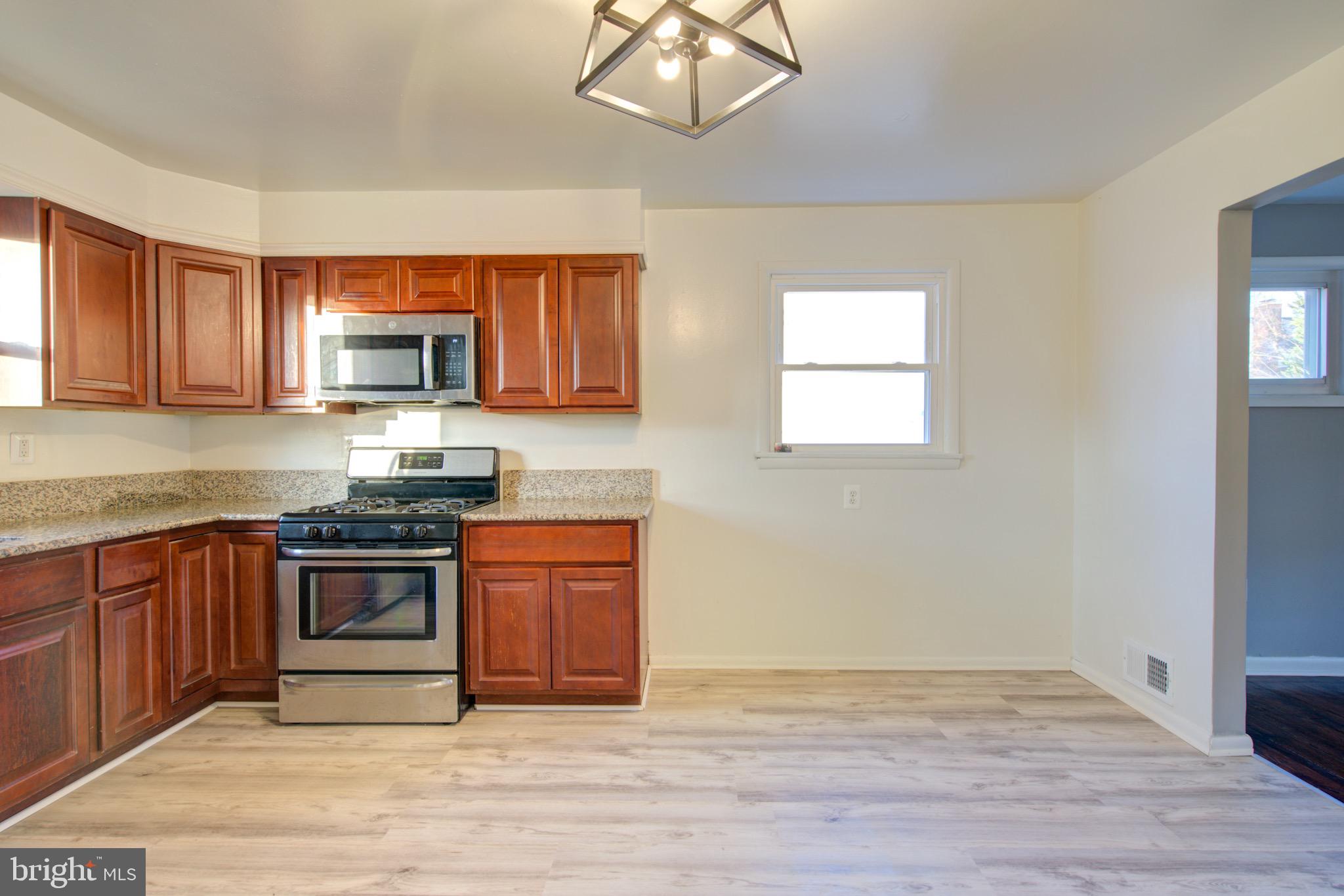 HAMILTON HILLS - Residential