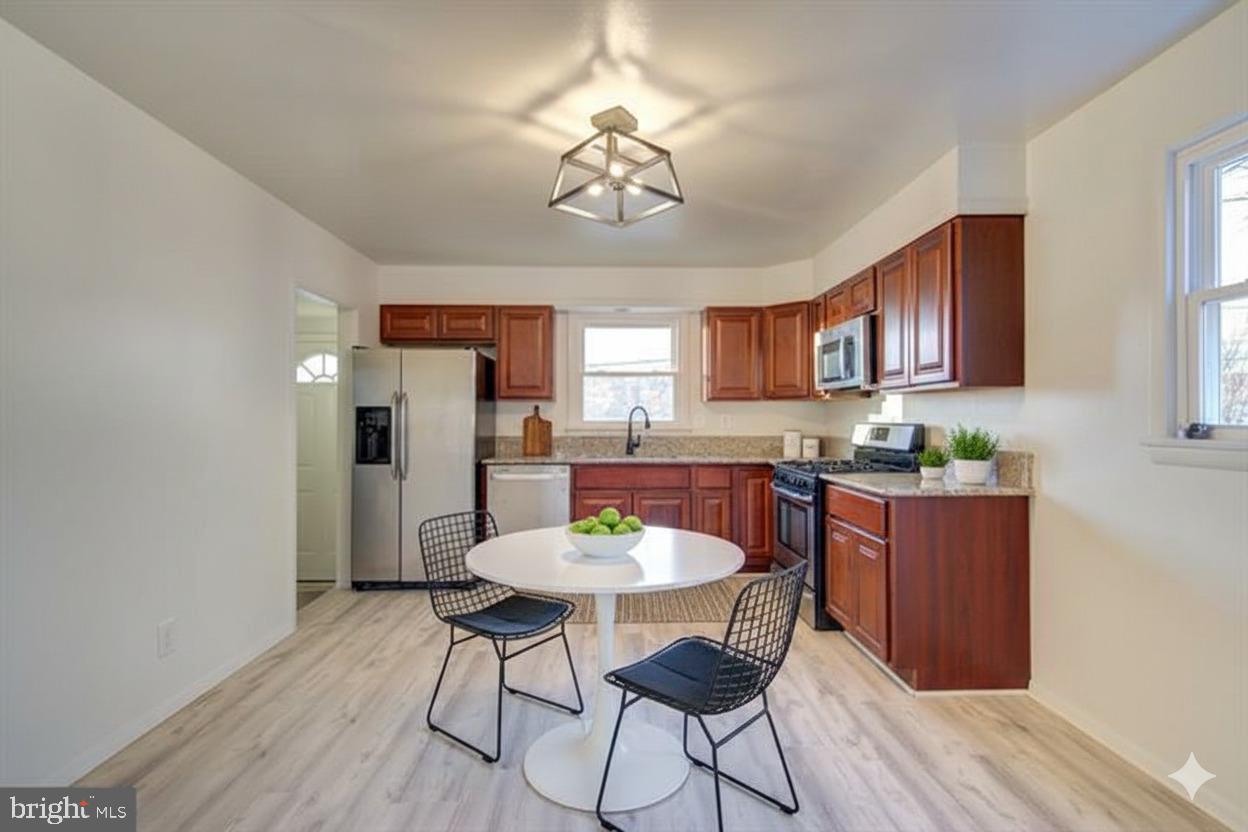 HAMILTON HILLS - Residential