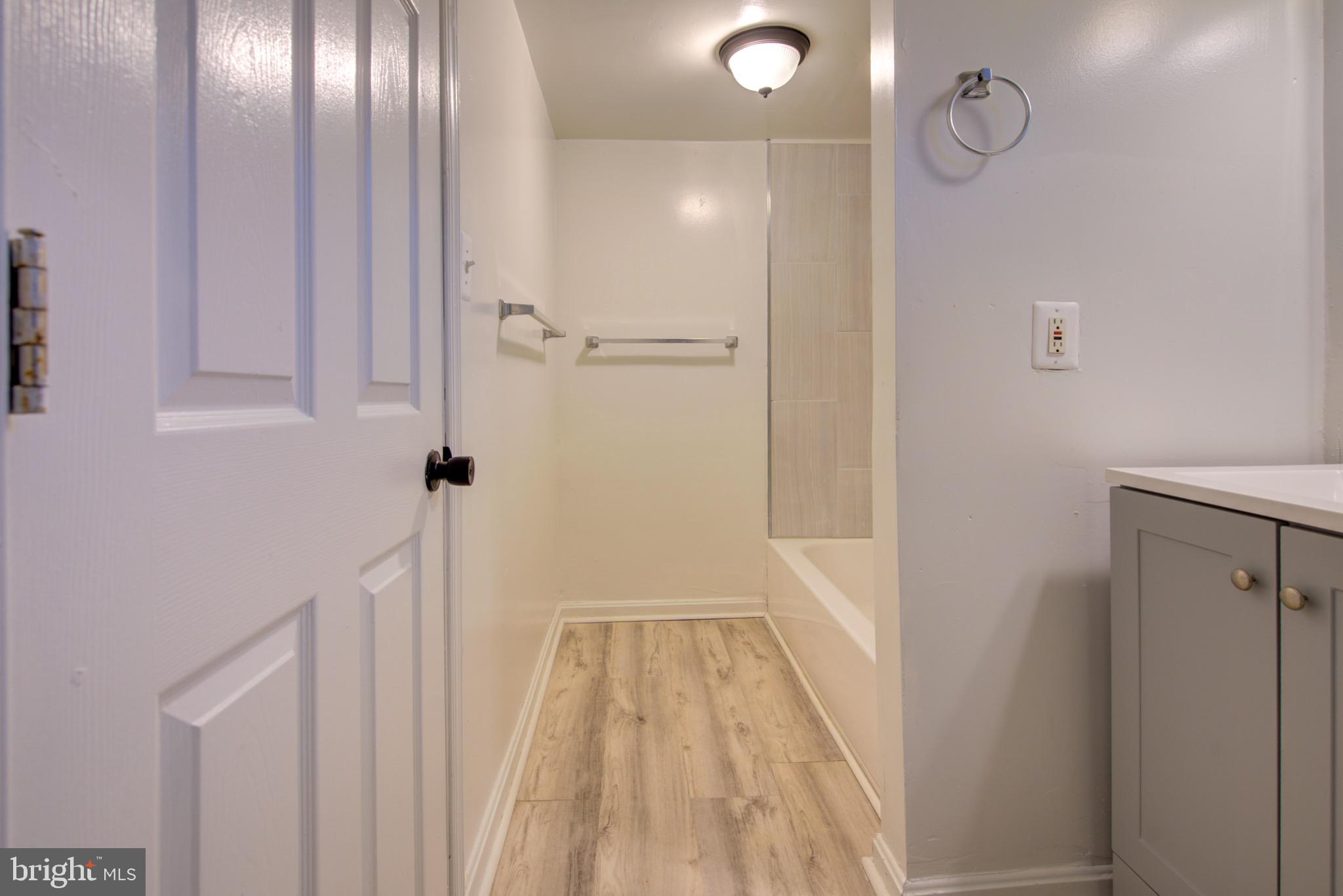 HAMILTON HILLS - Residential