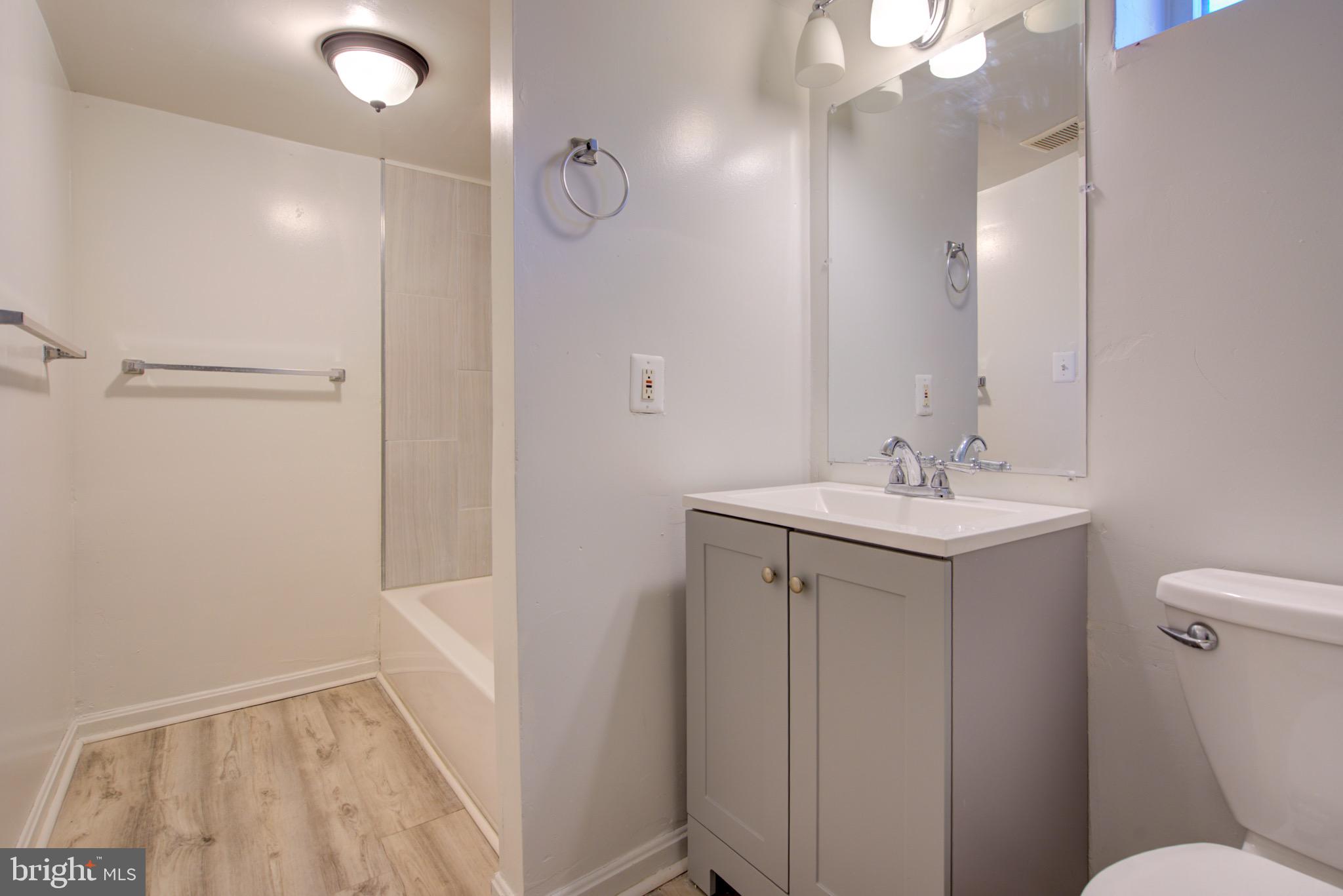 HAMILTON HILLS - Residential