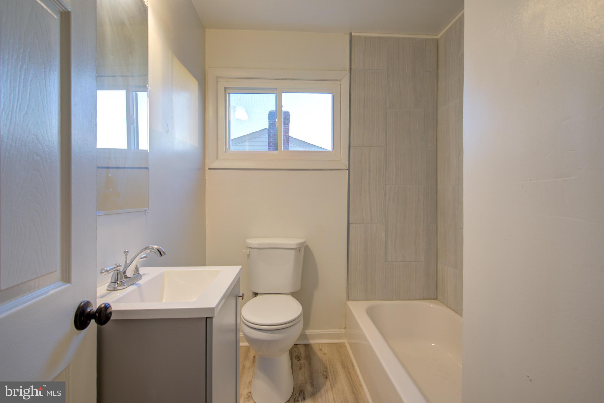 HAMILTON HILLS - Residential