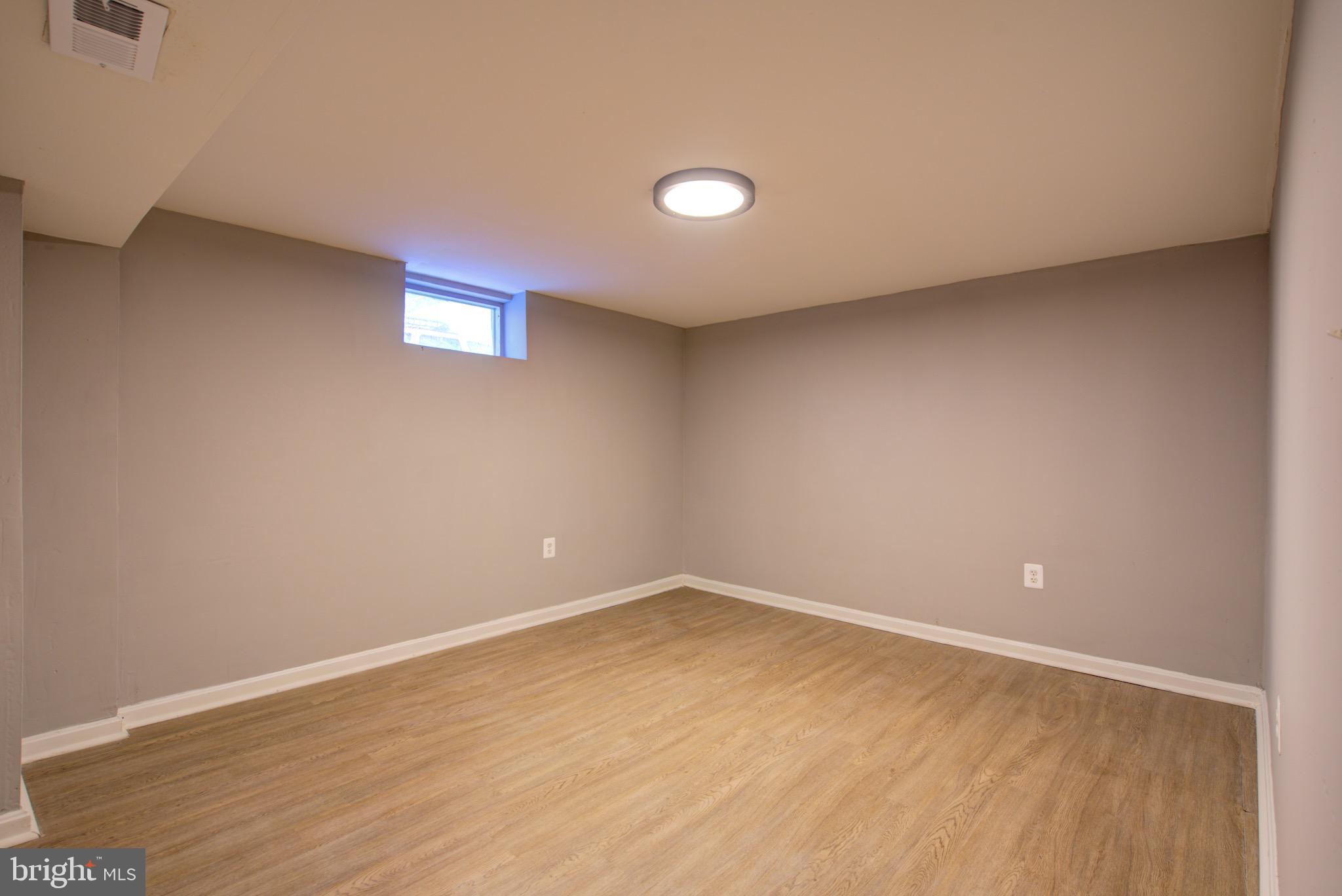 HAMILTON HILLS - Residential