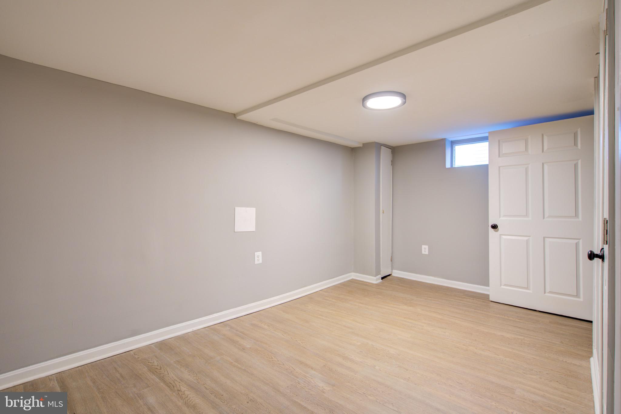 HAMILTON HILLS - Residential