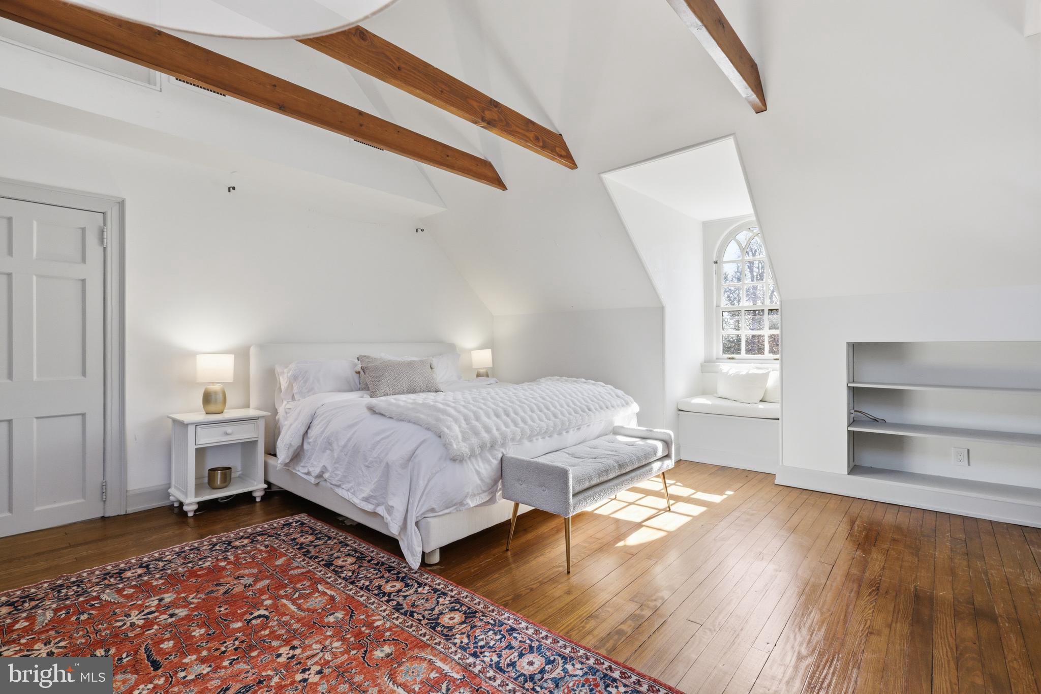 CHESTNUT HILL - Residential