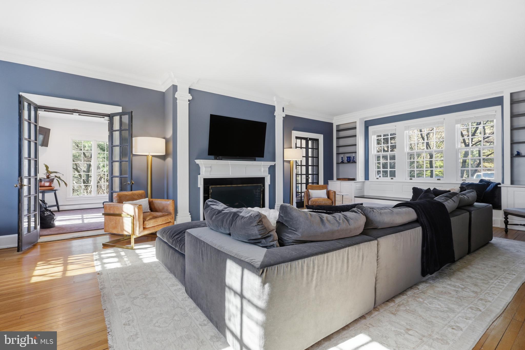 CHESTNUT HILL - Residential