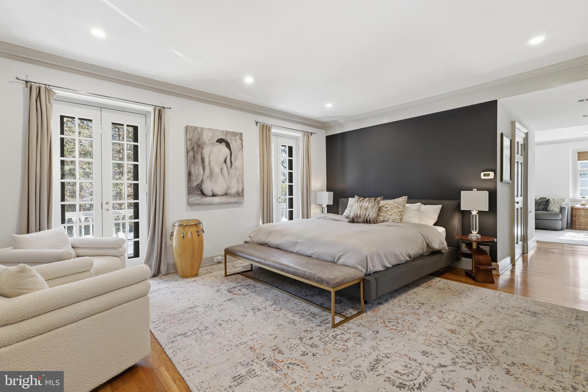 CHESTNUT HILL - Residential