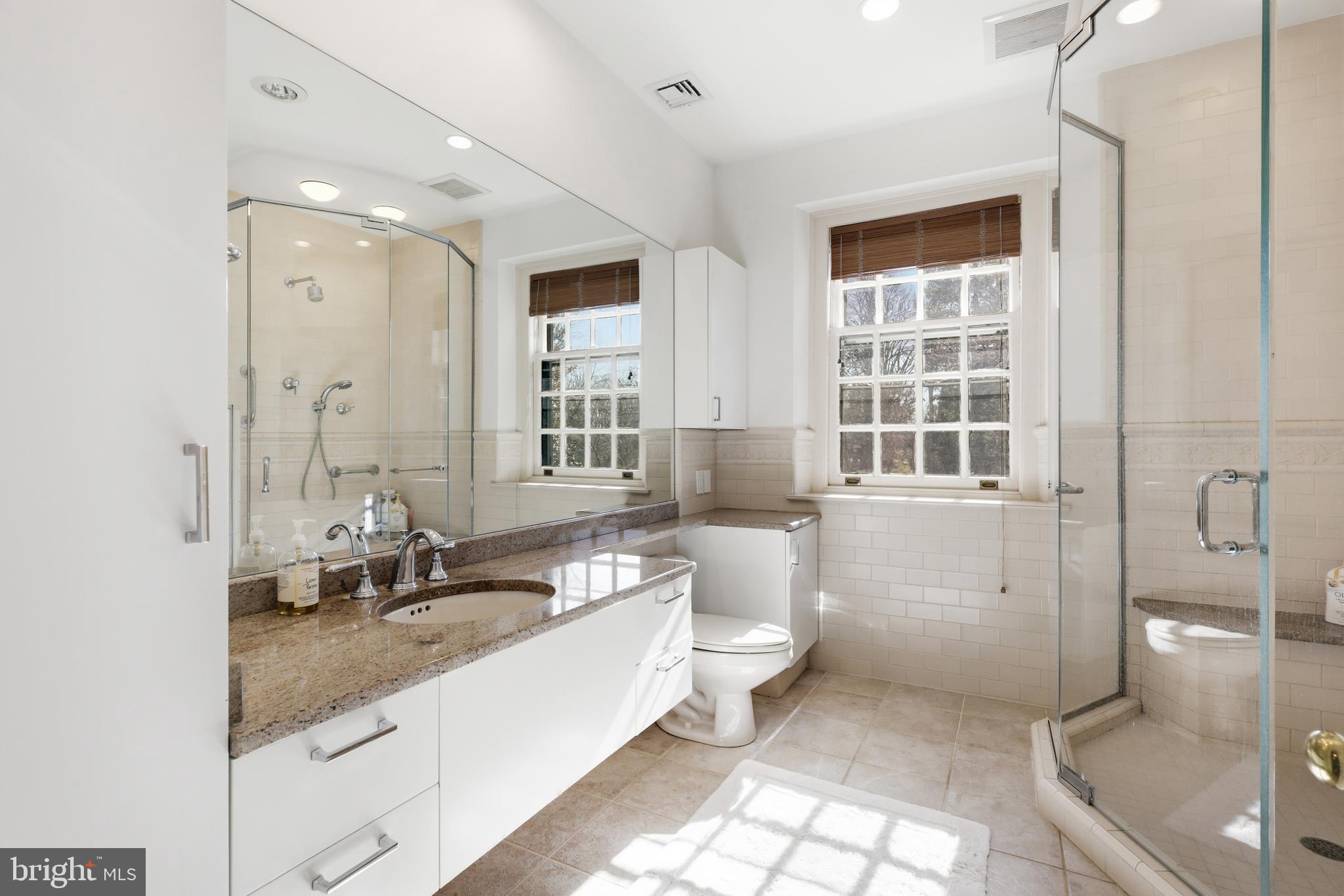 CHESTNUT HILL - Residential