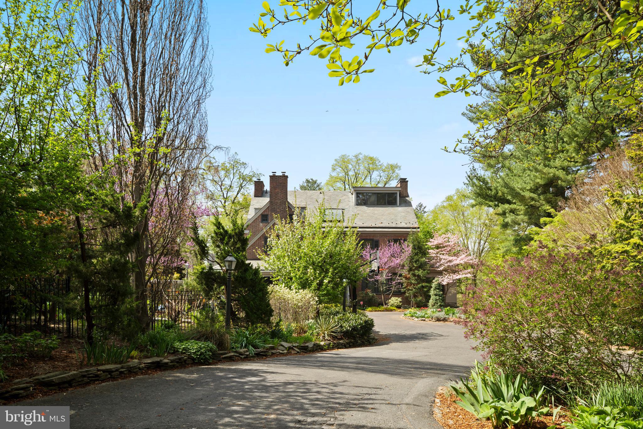 CHESTNUT HILL - Residential