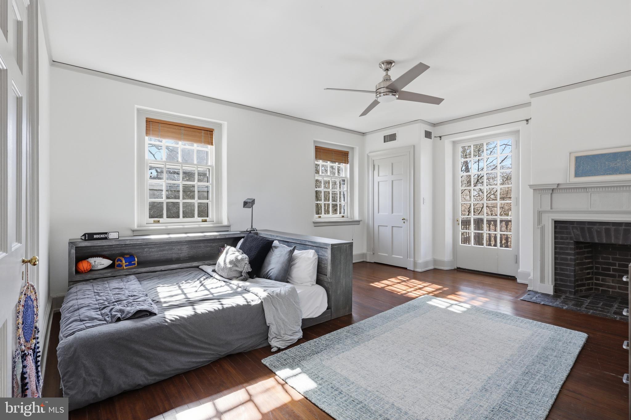 CHESTNUT HILL - Residential