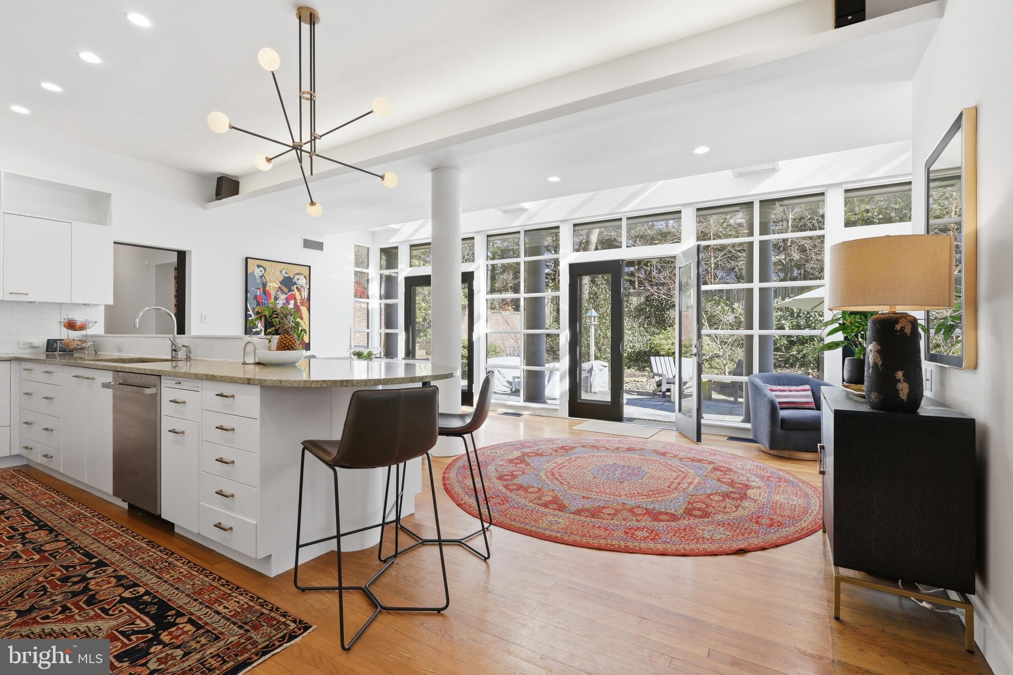 CHESTNUT HILL - Residential