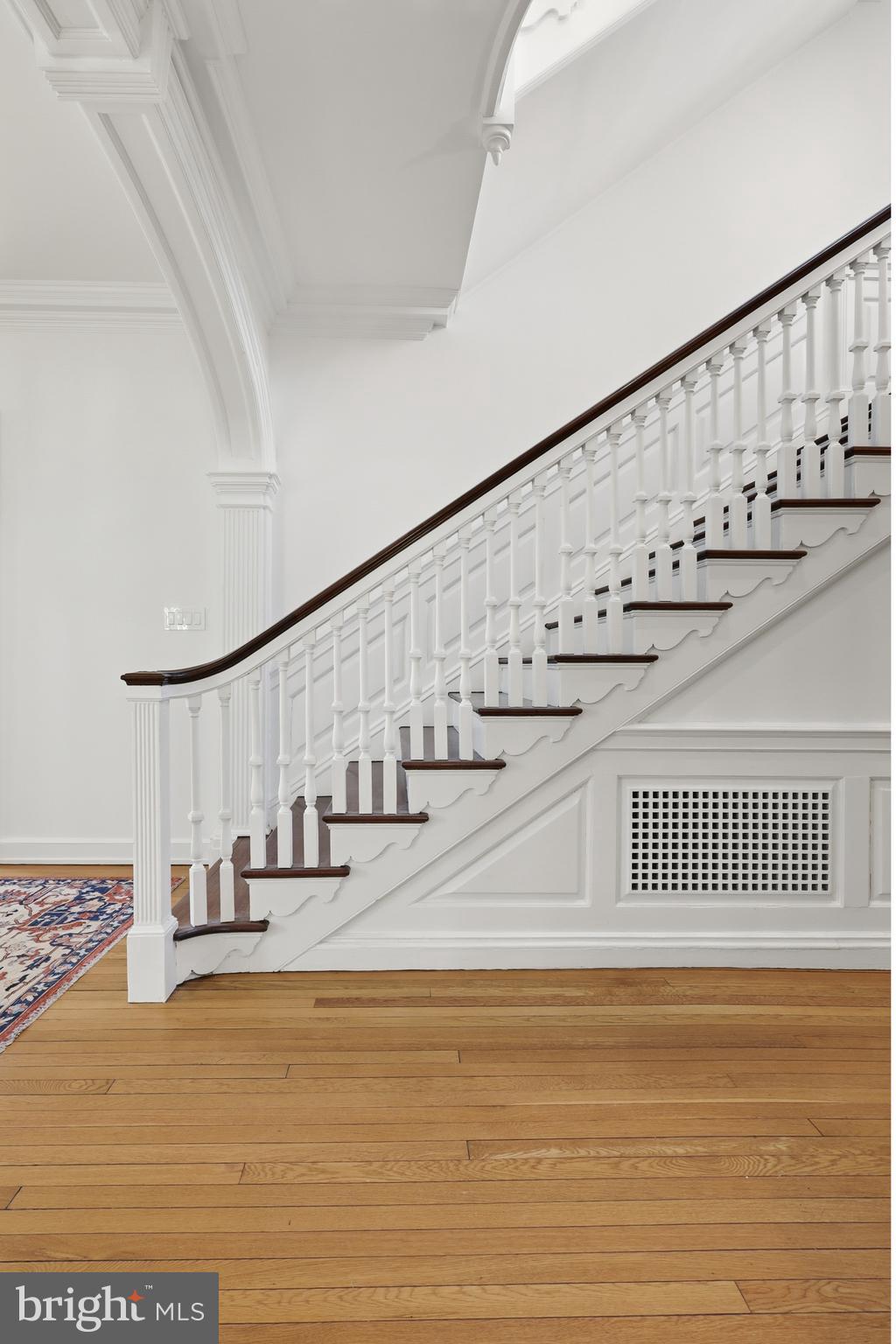 CHESTNUT HILL - Residential