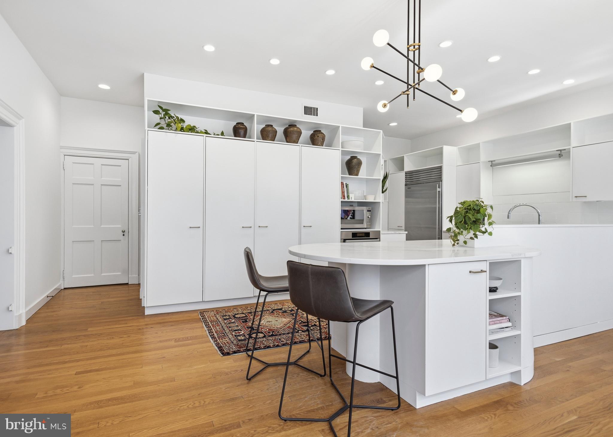 CHESTNUT HILL - Residential