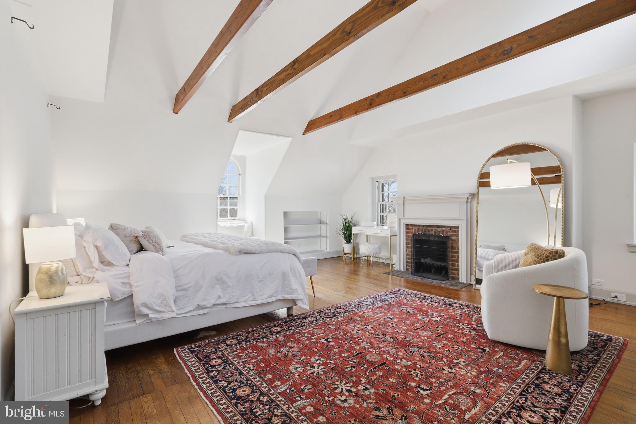 CHESTNUT HILL - Residential