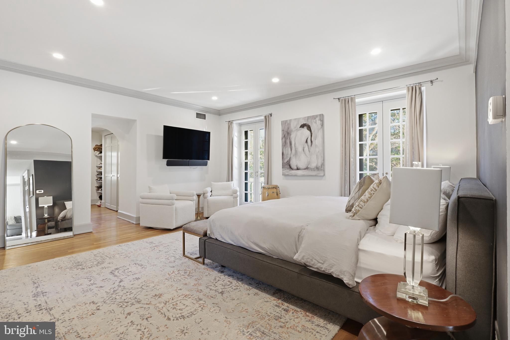 CHESTNUT HILL - Residential