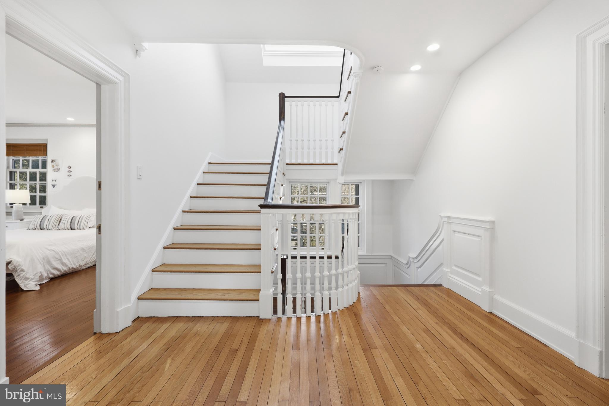 CHESTNUT HILL - Residential