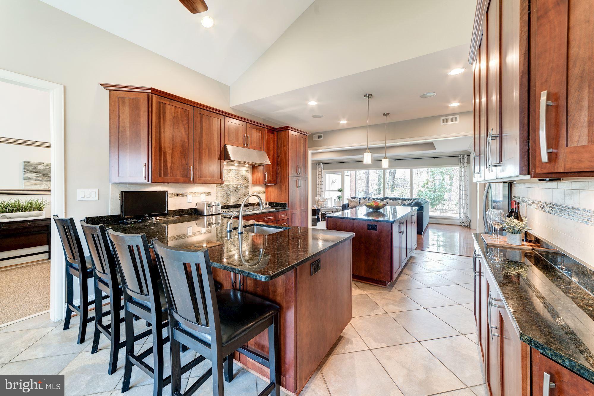 ARLINGTON RIDGE - Residential