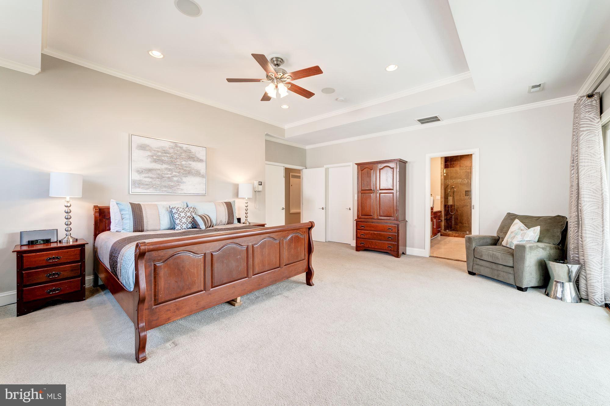 ARLINGTON RIDGE - Residential