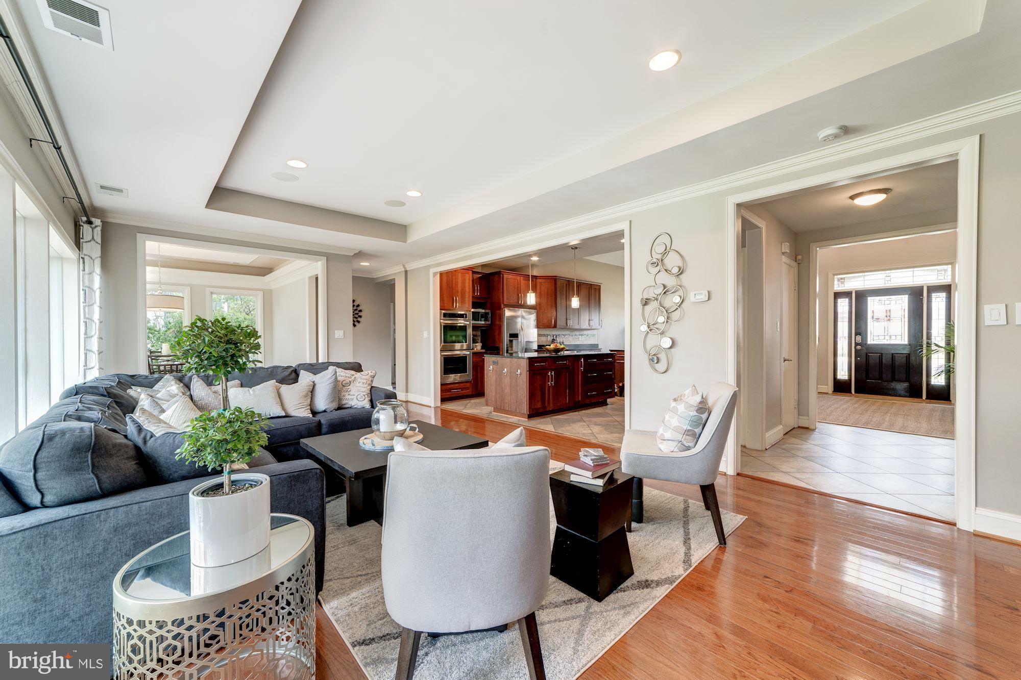 ARLINGTON RIDGE - Residential