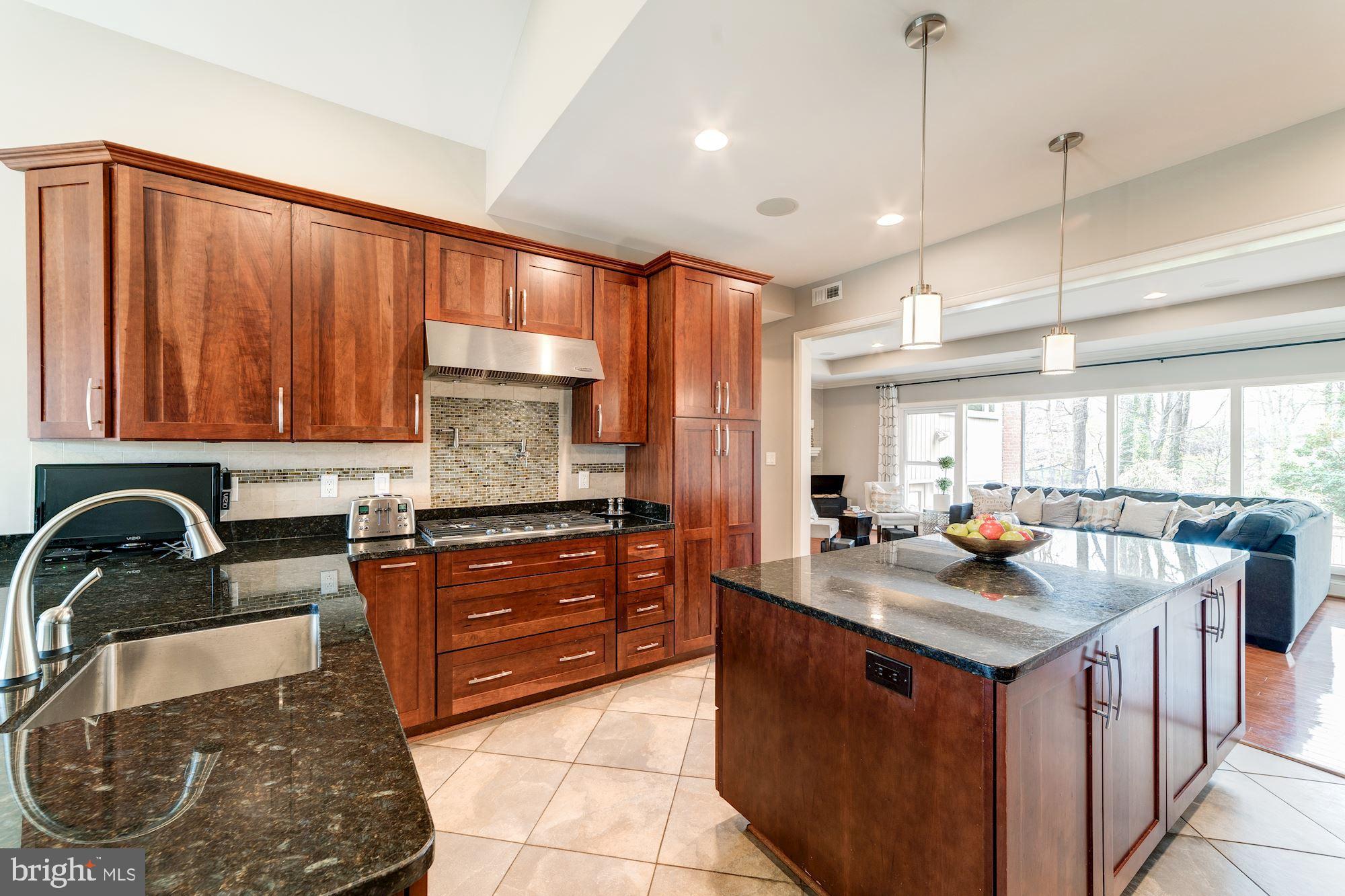 ARLINGTON RIDGE - Residential