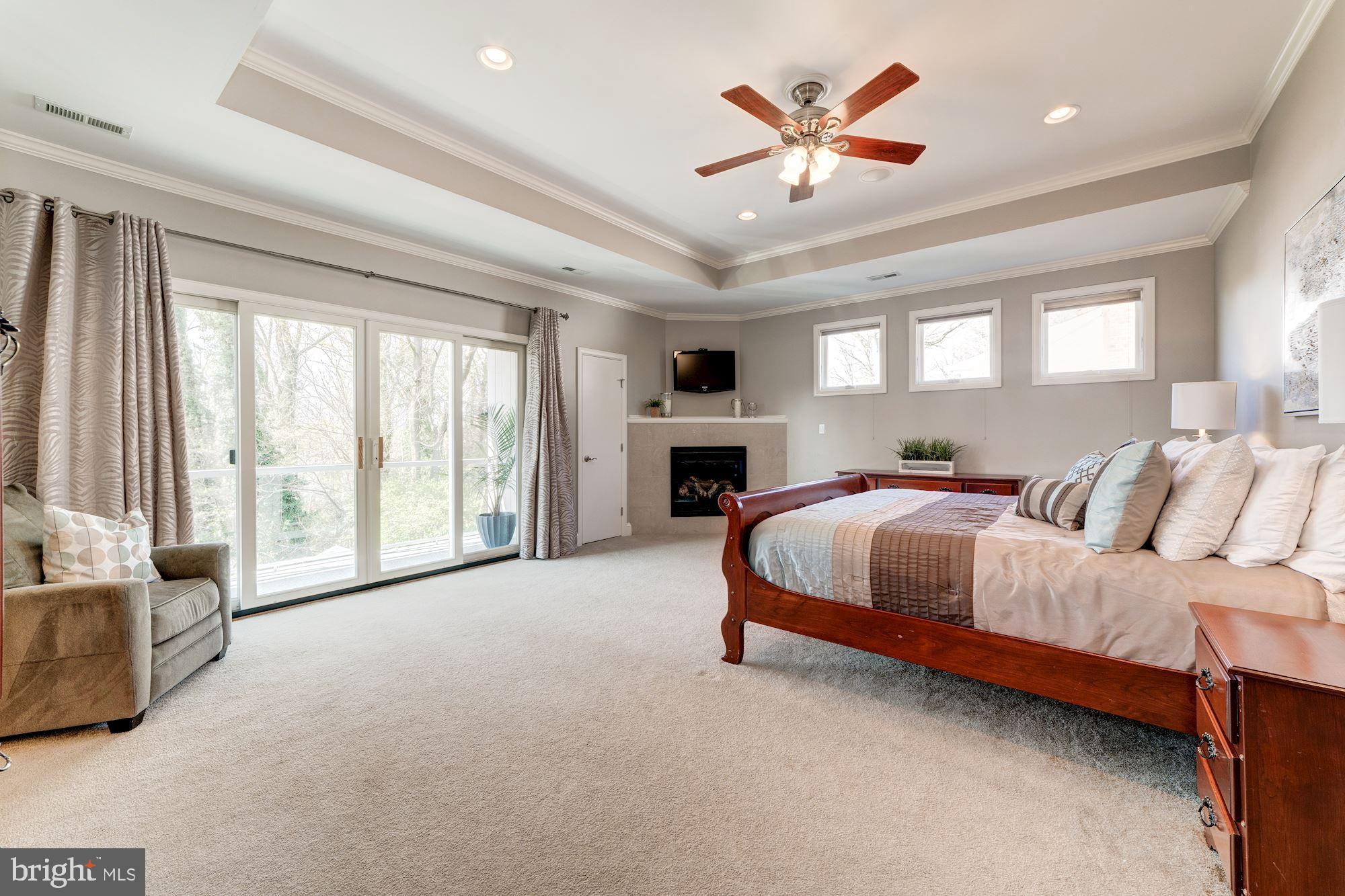 ARLINGTON RIDGE - Residential