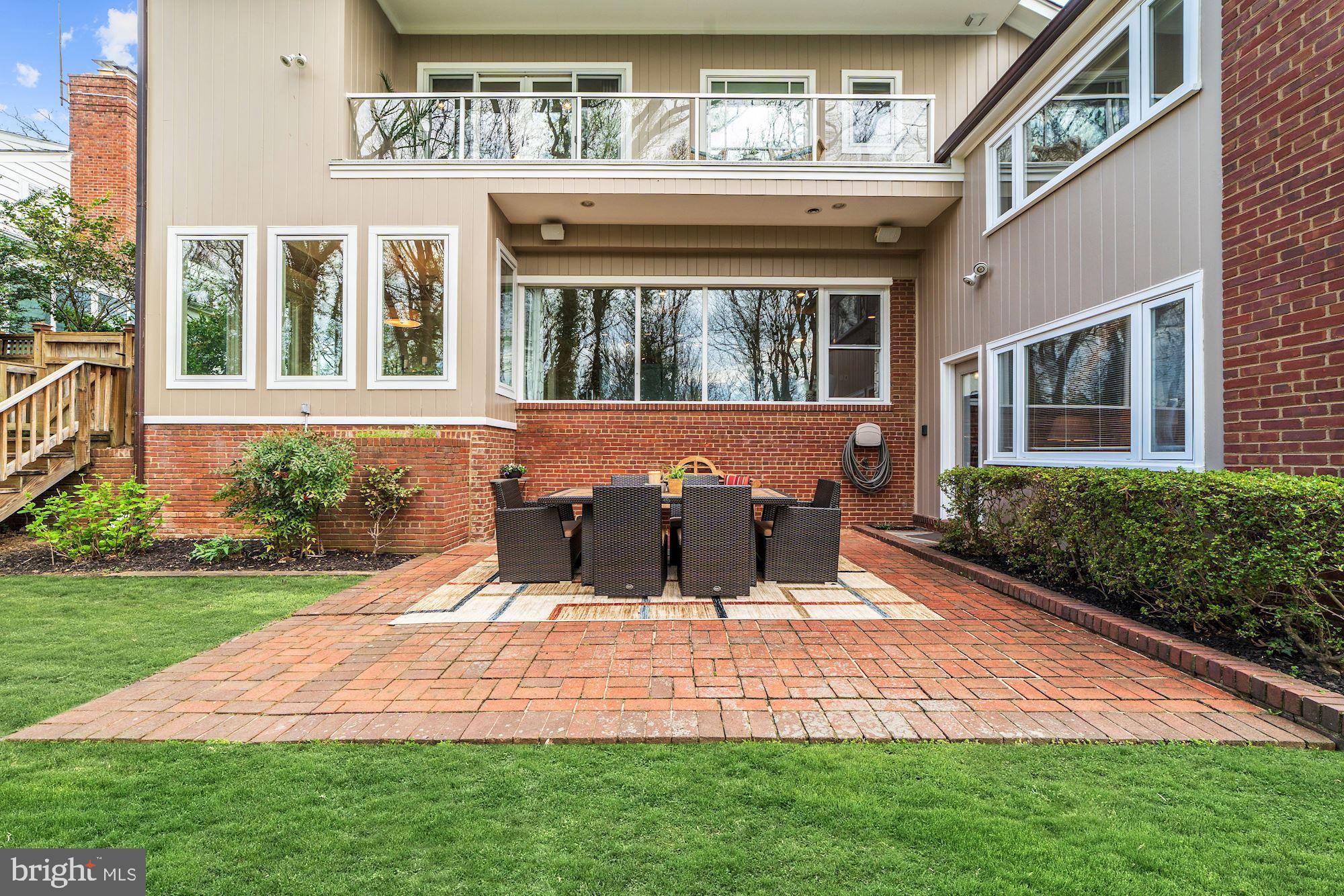 ARLINGTON RIDGE - Residential