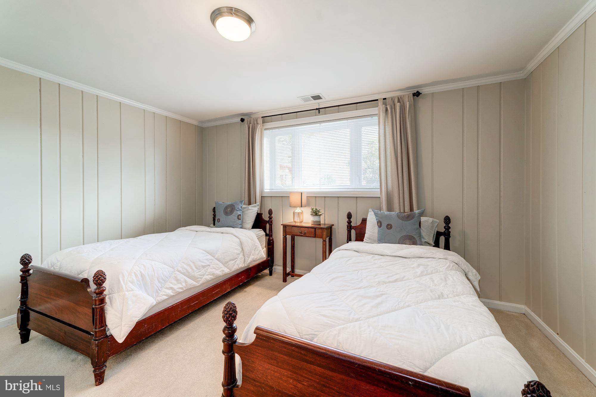 ARLINGTON RIDGE - Residential