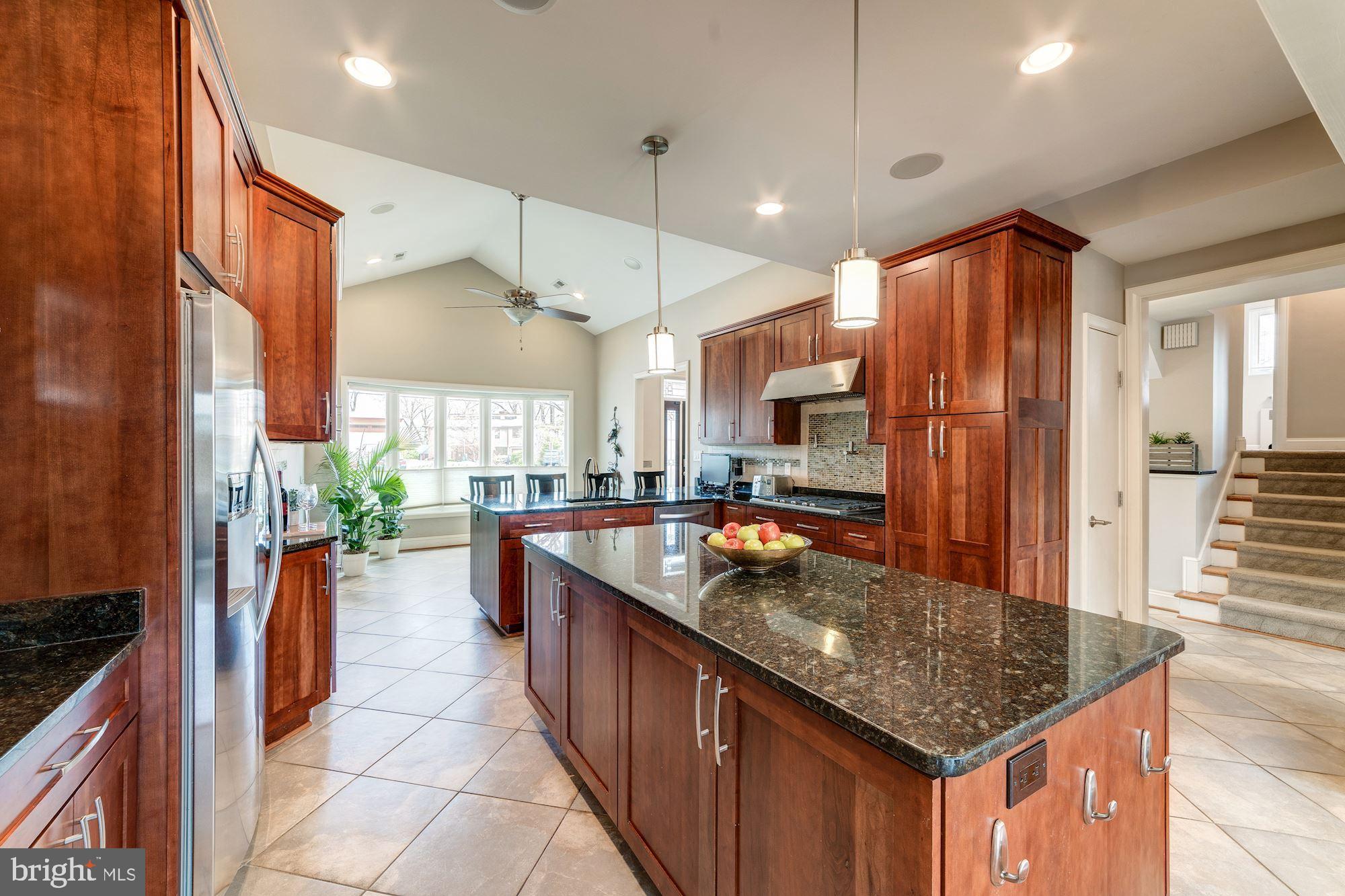 ARLINGTON RIDGE - Residential