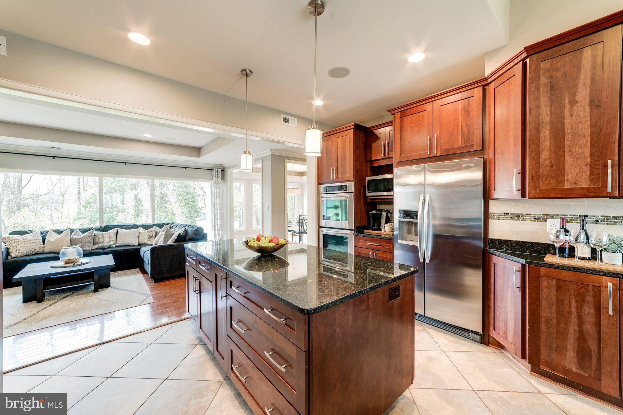 ARLINGTON RIDGE - Residential