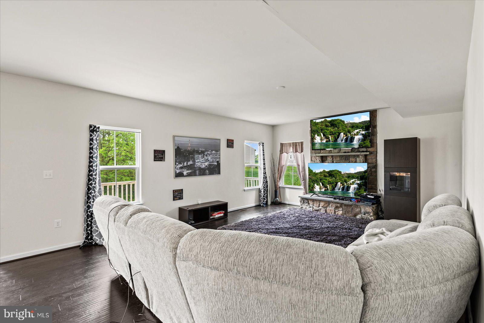 MAGNOLIA GREEN - Residential