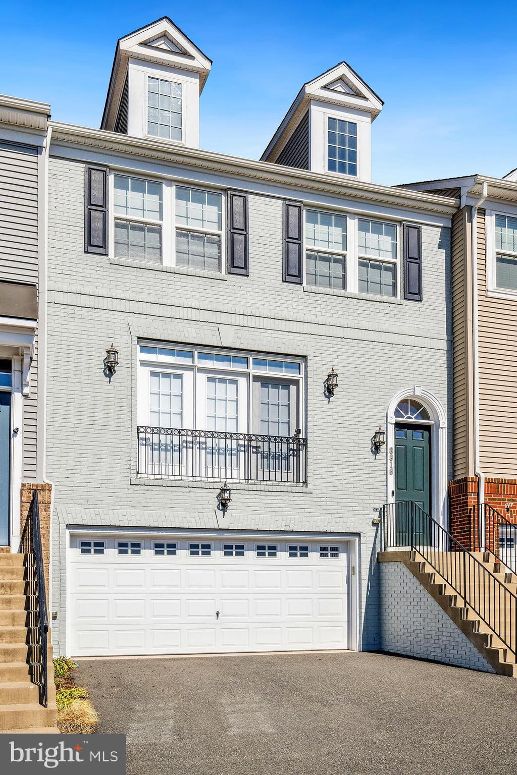 BRADLEY SQUARE - Residential