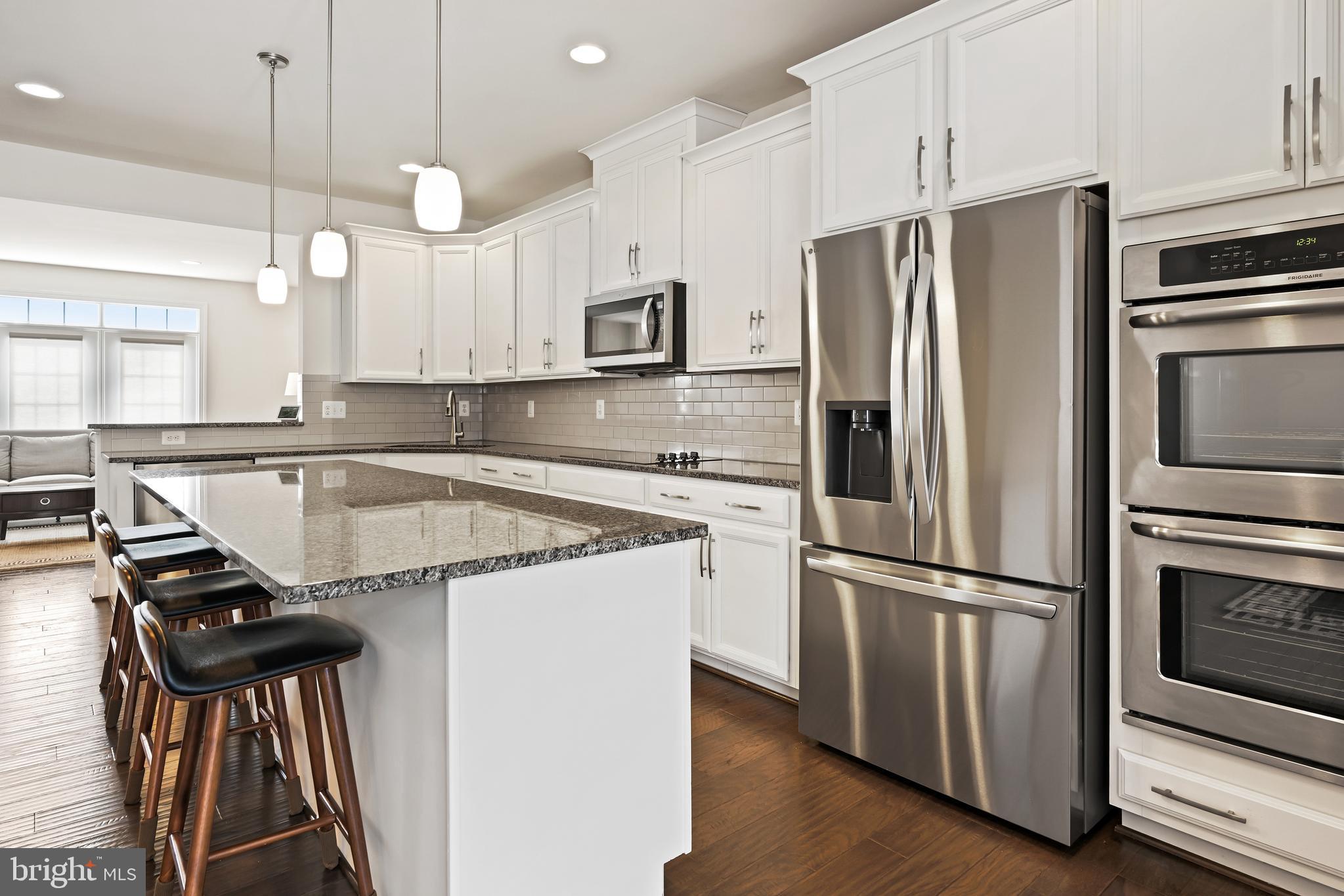 BRADLEY SQUARE - Residential