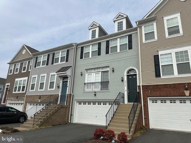 BRADLEY SQUARE - Residential