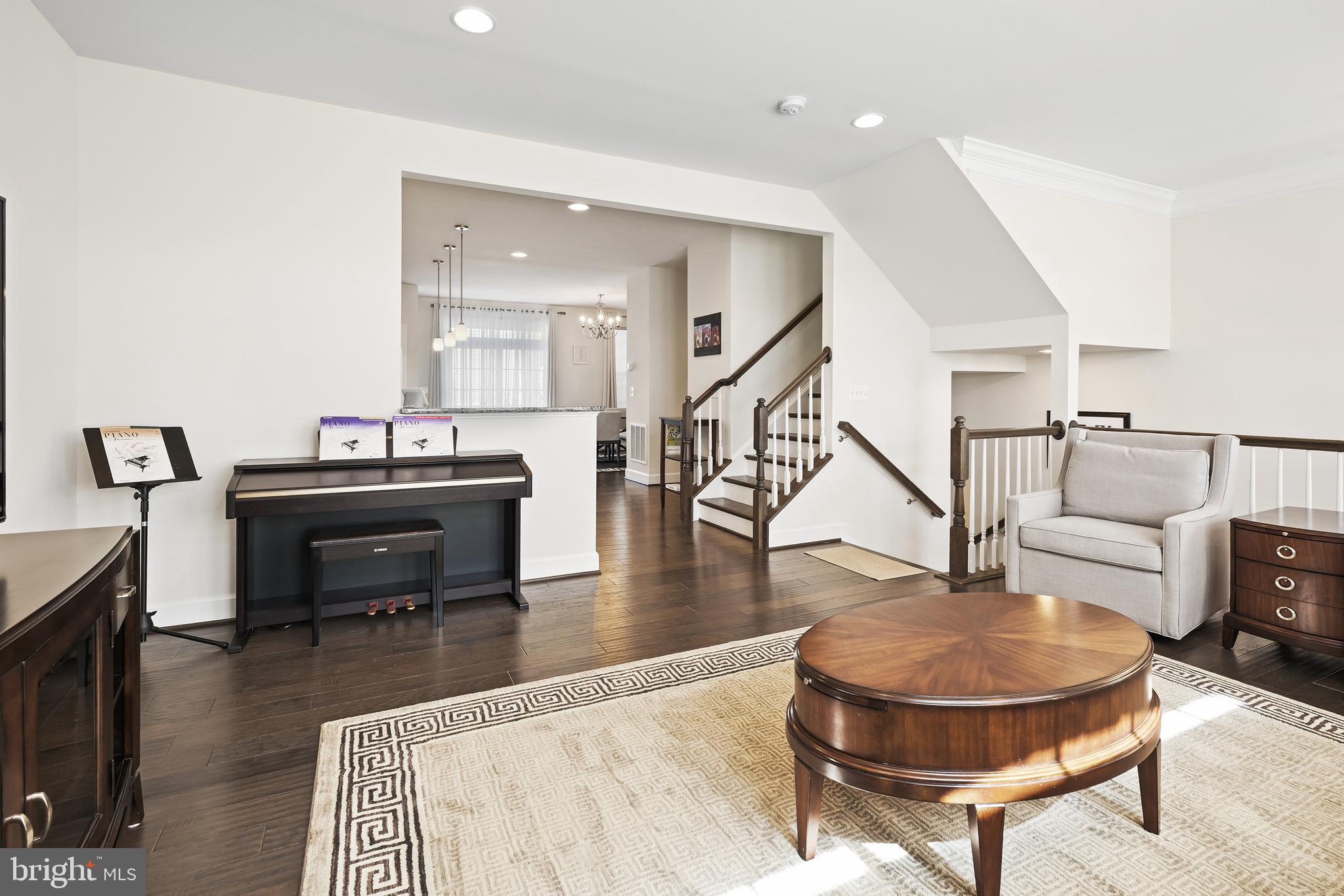 BRADLEY SQUARE - Residential