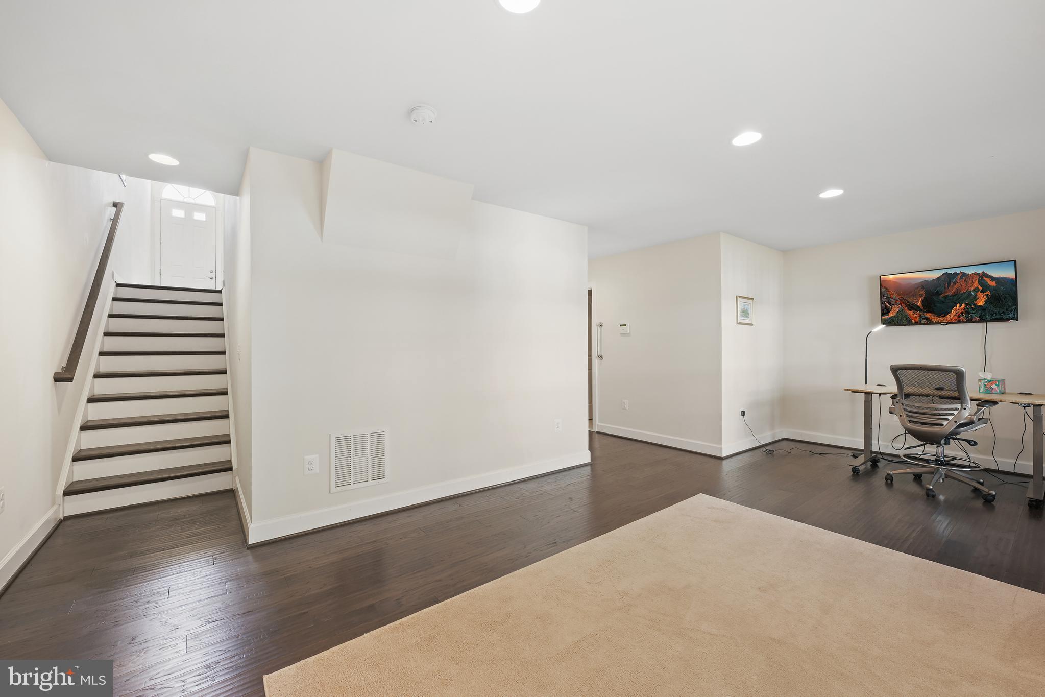 BRADLEY SQUARE - Residential