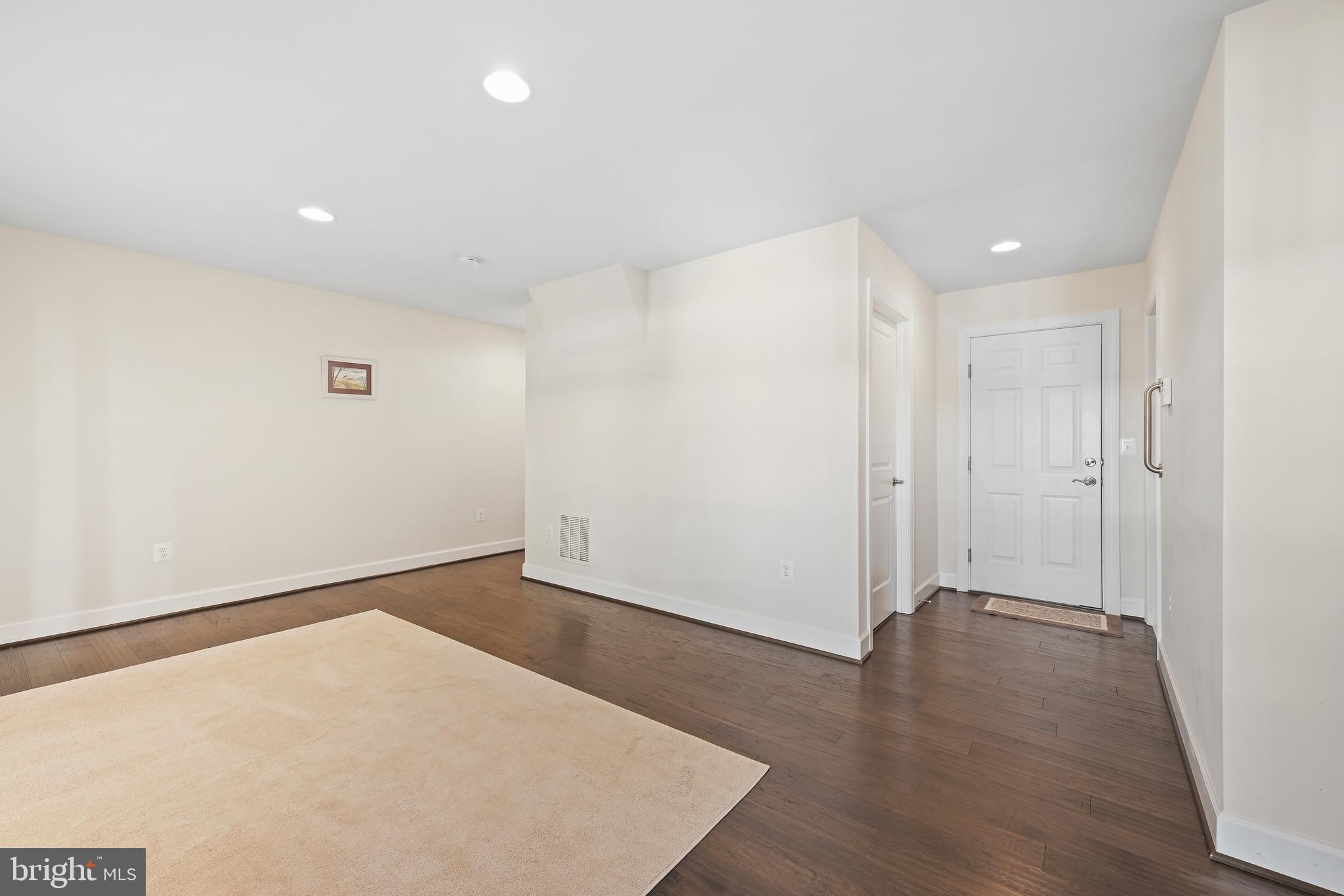 BRADLEY SQUARE - Residential