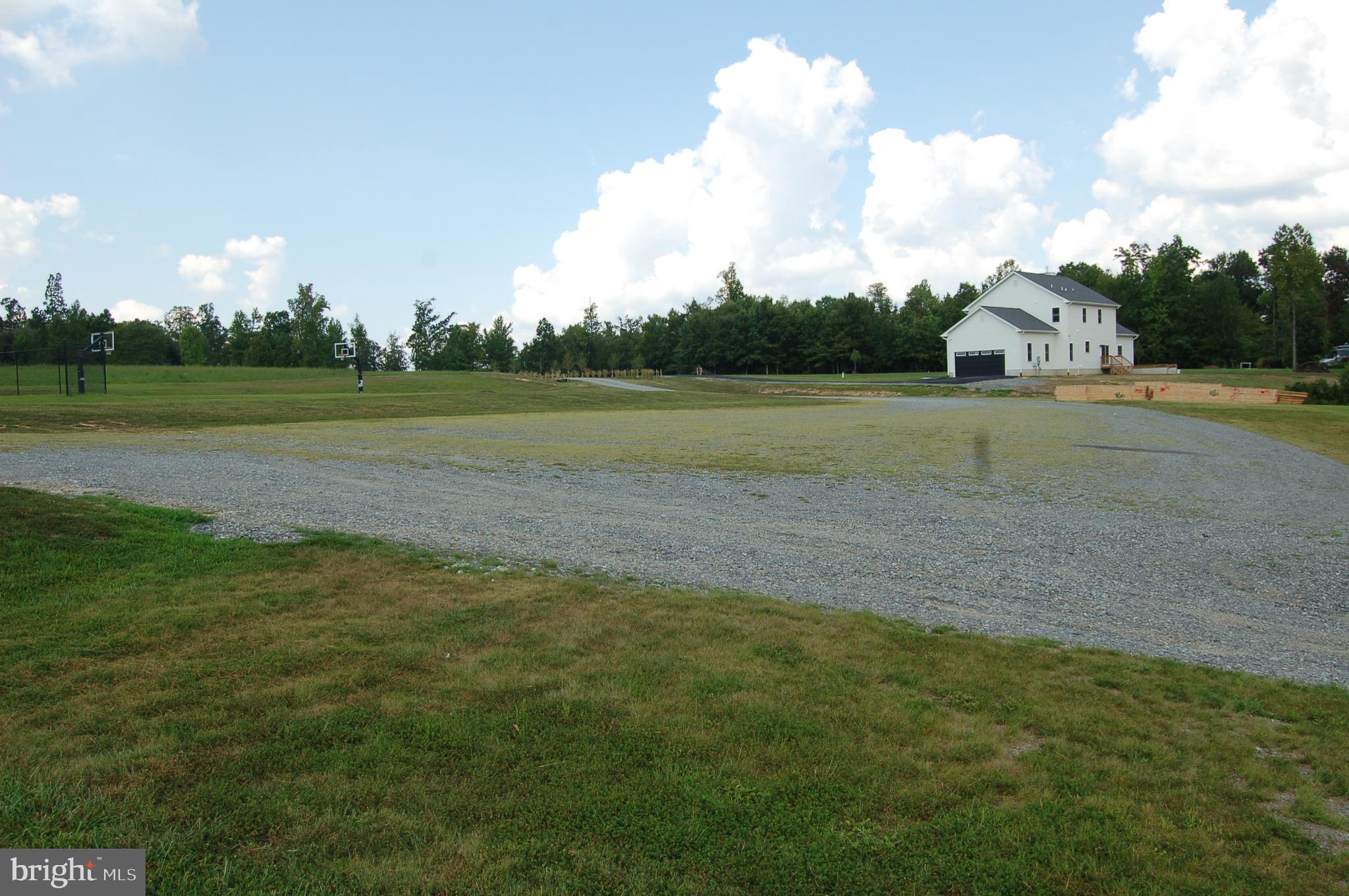 NOAH'S LANDING - Land