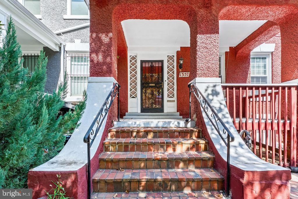1357 OAK STREET NW