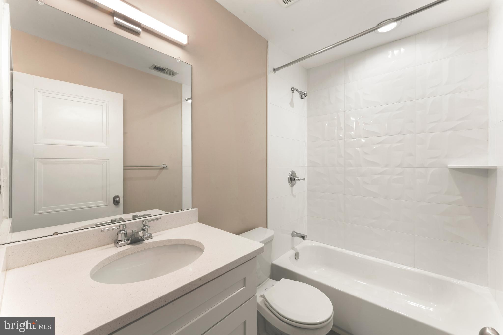 LUDLOW - Residential