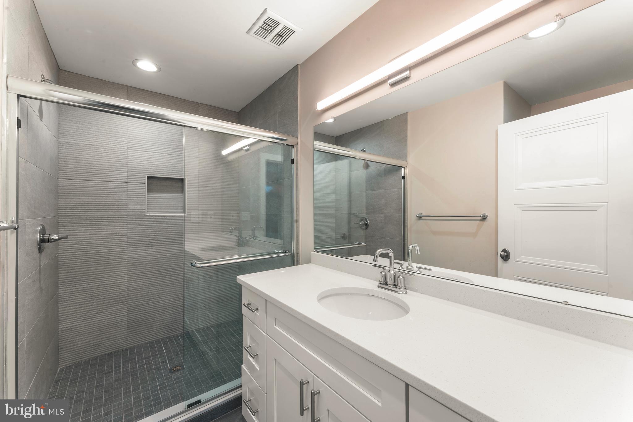 LUDLOW - Residential