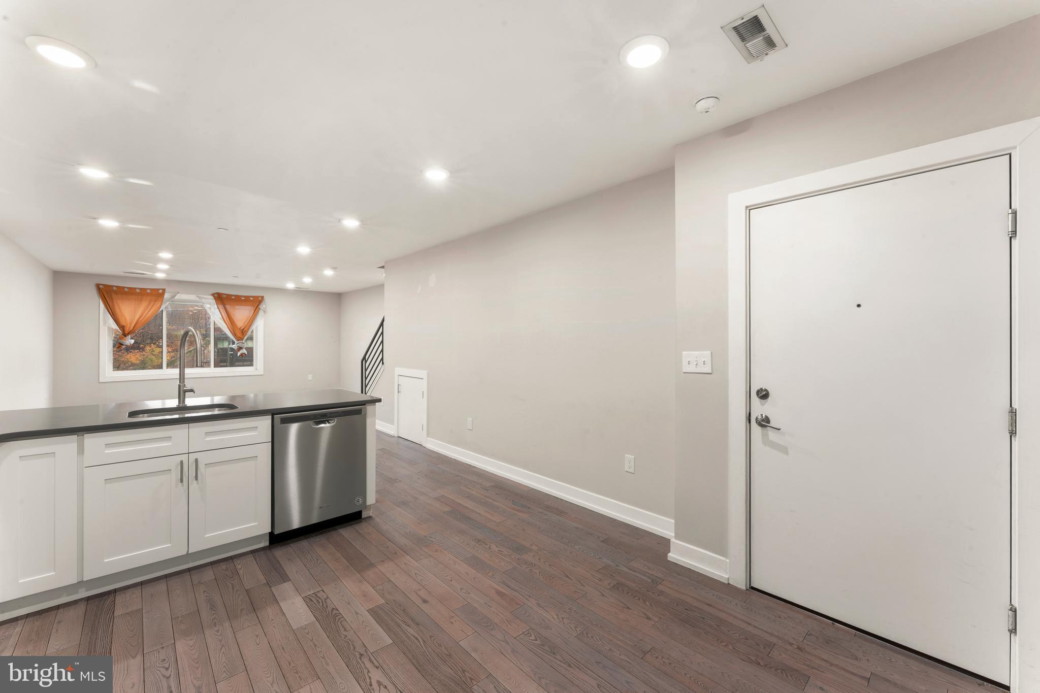 LUDLOW - Residential