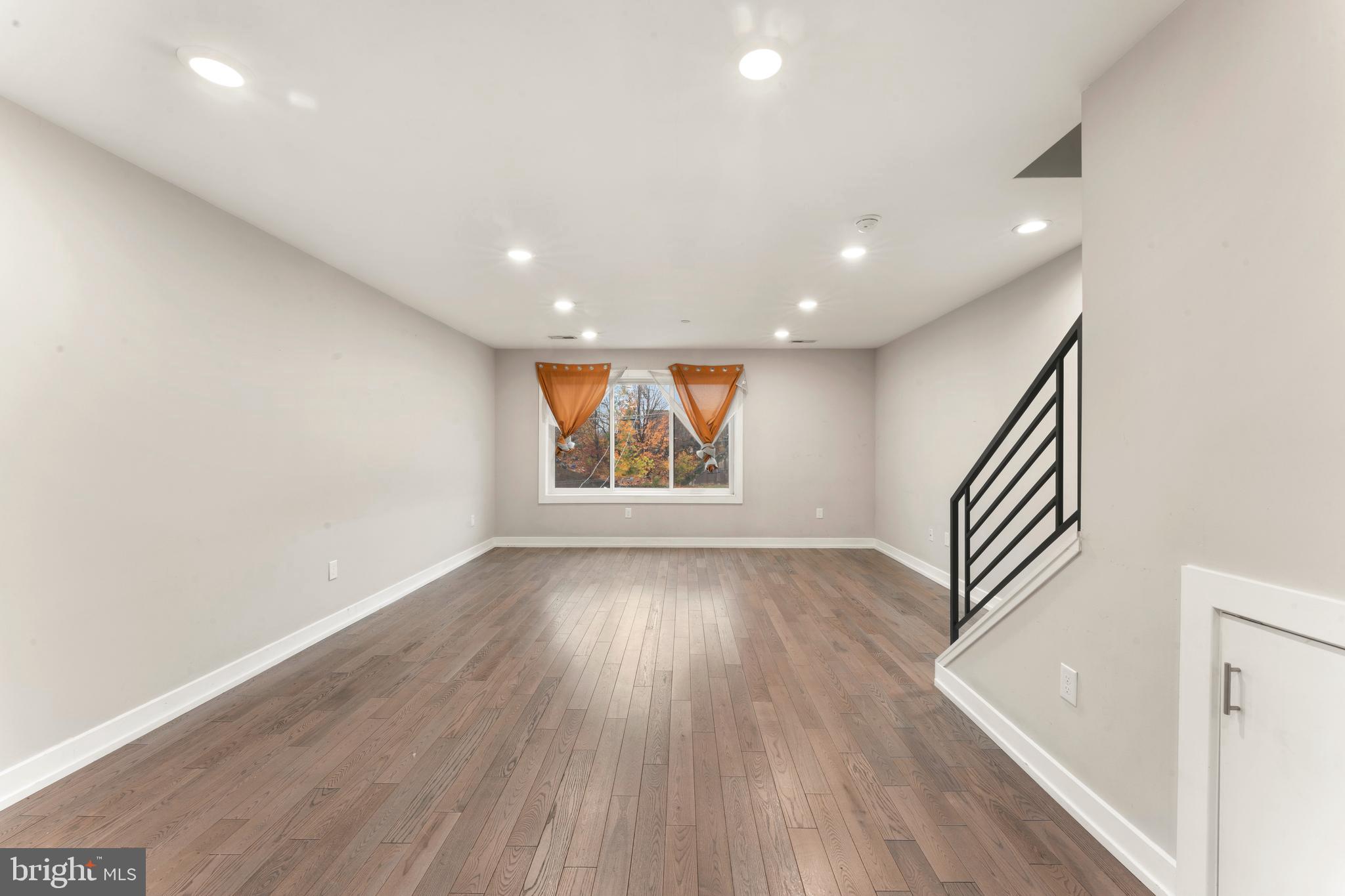 LUDLOW - Residential