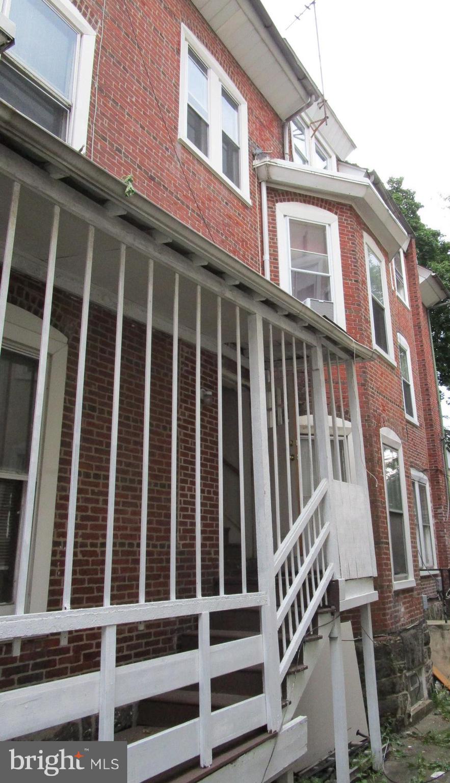 OVERBROOK - Residential Lease