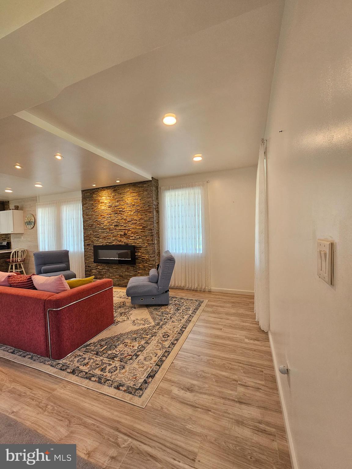 836 NEW BROOKLYN ROAD